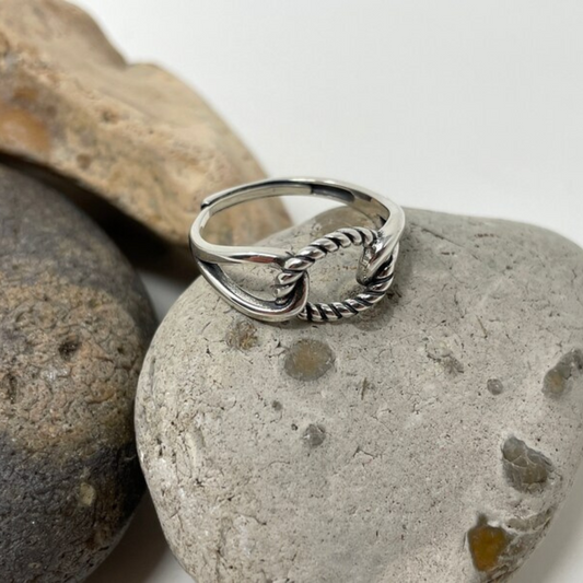 Knot Twisted Ring